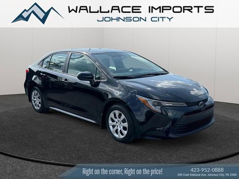 Used 2025 Toyota Corolla LE FWD image 7