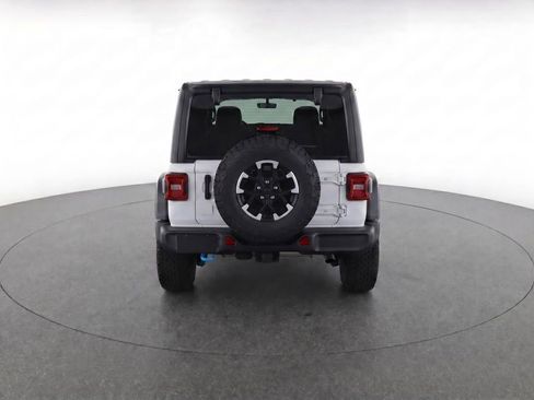 Used 2025 Jeep Wrangler Unlimited Rubicon 4xe w/ Convenience Group AWD/4WD image 7