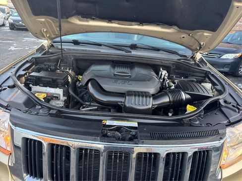 Used 2011 Jeep Grand Cherokee Laredo image 13