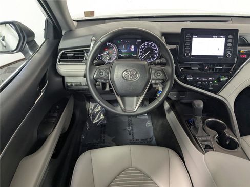 Certified 2022 Toyota Camry SE image 33