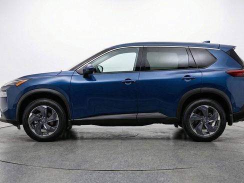 Used 2025 Nissan Rogue SV image 5