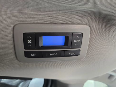 Used 2018 Toyota Sienna LE FWD image 15