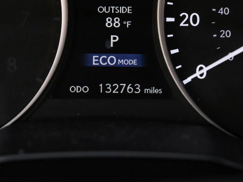 Used 2014 Lexus ES 300h w/ Luxury Package w/Bamboo Trim FWD image 19