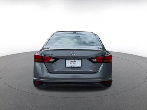 Used 2025 Nissan Altima 2.5 SV image 11