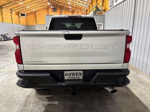 Used 2020 Chevrolet Silverado 2500 Custom w/ Custom Value Package AWD/4WD image 8