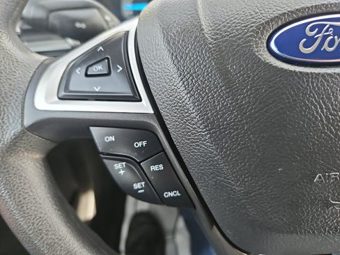 Used 2016 Ford Fusion SE image 24