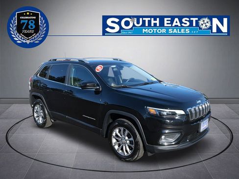 Used 2019 Jeep Cherokee Latitude Plus w/ Cold Weather Group image 2