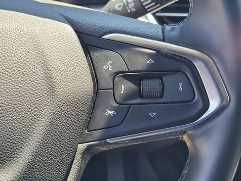 Used 2025 Chevrolet Trax LT w/ LT Convenience Package FWD image 15