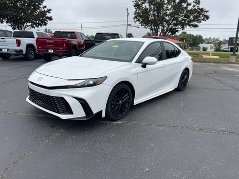 Used 2025 Toyota Camry SE w/ Convenience Package FWD image 36