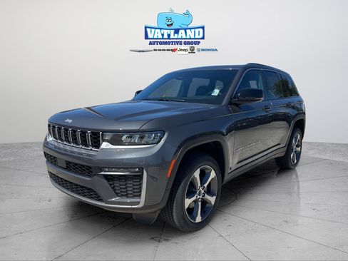 New 2026 Jeep Grand Cherokee Limited RWD image 1