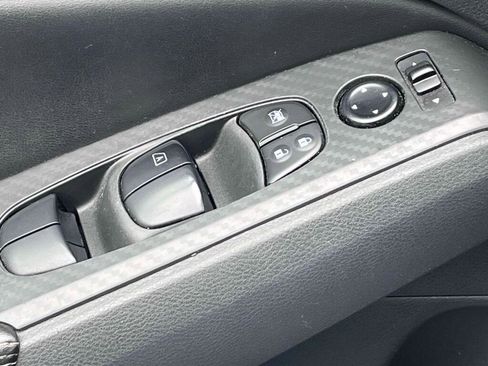 Used 2024 Nissan Altima 2.5 SV FWD image 28