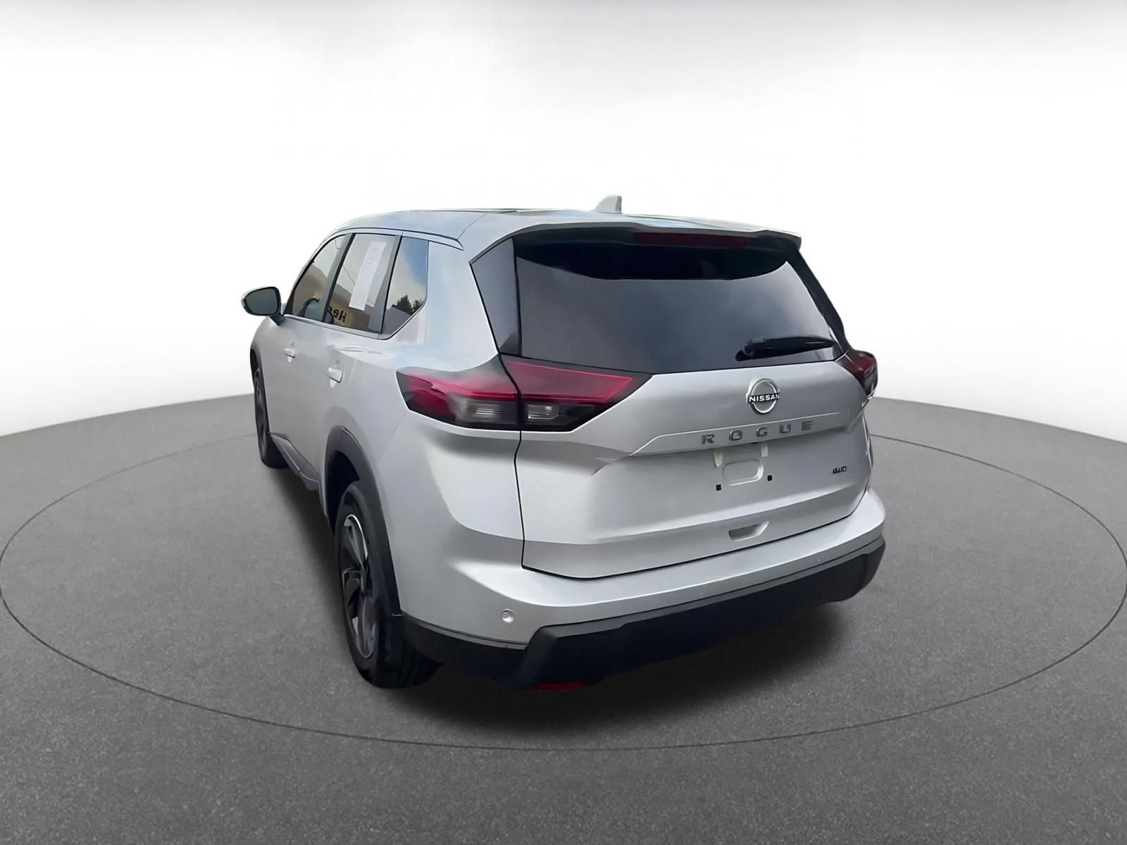 Used 2025 Nissan Rogue SV AWD/4WD image 10
