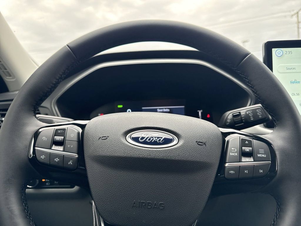 New 2025 Ford Escape SE FWD image 25
