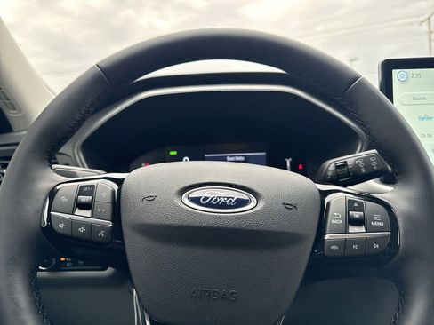 New 2025 Ford Escape SE image 25