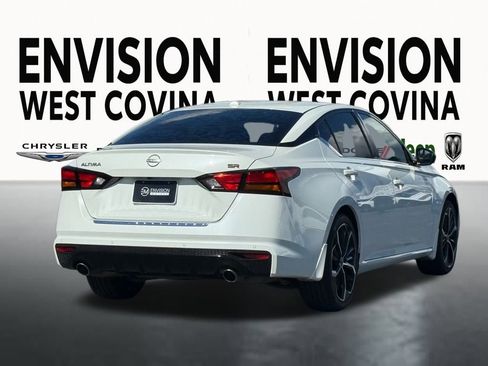 Used 2023 Nissan Altima 2.5 SR w/ SR Premium Package image 9