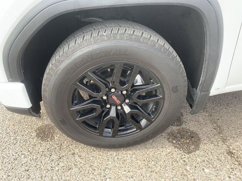 Used 2023 GMC Sierra 1500 Elevation image 9