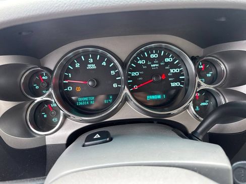 Used 2010 GMC Sierra 2500 SLE AWD/4WD image 9
