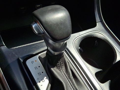 Used 2022 Kia Carnival LX FWD image 13