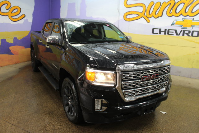 Used 2022 GMC Canyon Denali w/ Denali Black Edition Package AWD/4WD image 2