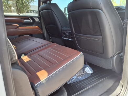 Used 2025 GMC Sierra 2500 Denali Ultimate w/ Max Trailering Package AWD/4WD image 14
