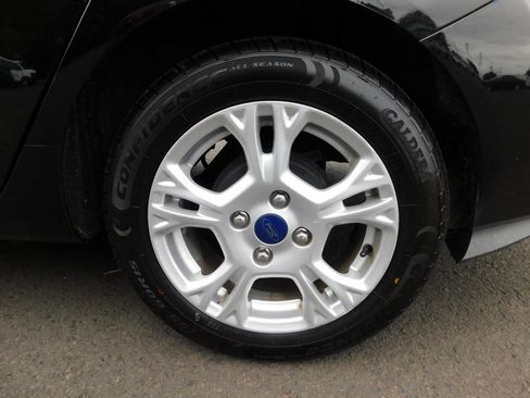 Used 2016 Ford Fiesta SE FWD image 19