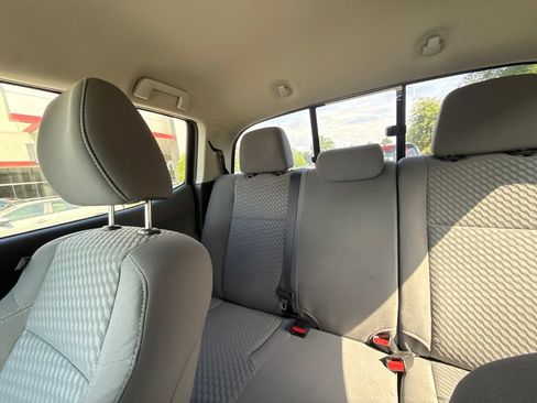 Used 2022 Toyota Tacoma SR AWD/4WD image 16