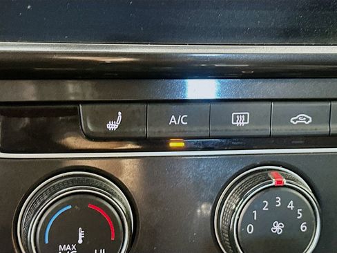 Used 2019 Volkswagen Golf Alltrack SE AWD/4WD image 19