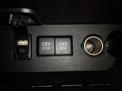 Used 2018 Toyota Highlander Limited image 25