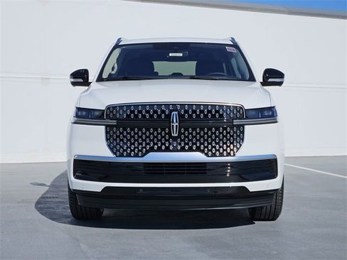New 2025 Lincoln Navigator L Reserve image 2