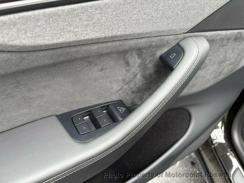 Used 2026 Tesla Model Y Long Range RWD image 12