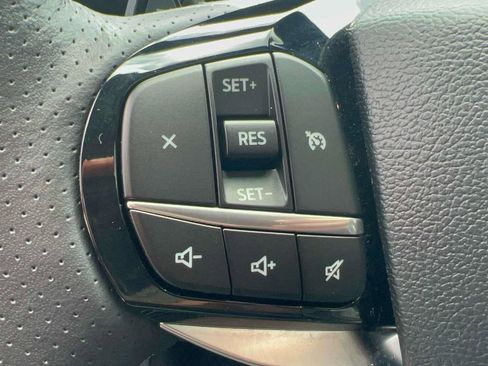 Certified 2022 Ford Explorer ST w/ ST Street Pack image 16