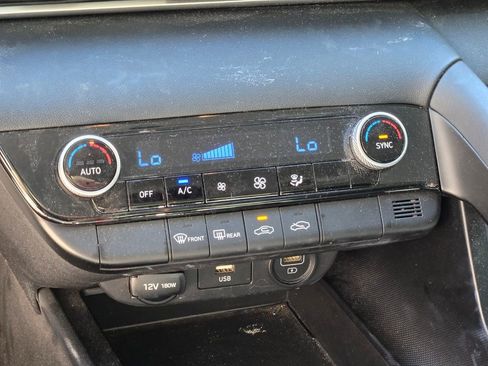 Used 2022 Hyundai Elantra SEL image 10