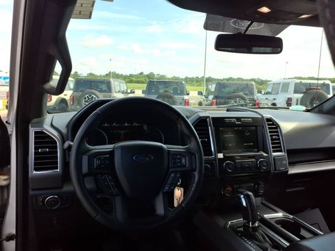 Used 2015 Ford F150 XLT w/ Equipment Group 302A Luxury AWD/4WD image 15