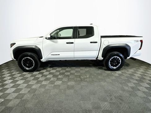 Used 2024 Toyota Tacoma TRD Off-Road AWD/4WD image 5