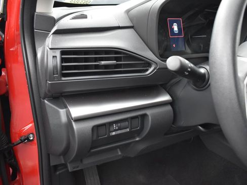 Used 2025 Subaru Impreza 2.0i image 10