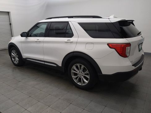 Used 2020 Ford Explorer XLT w/ Equipment Group 202A RWD image 3