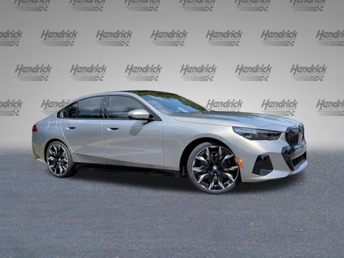 New 2027 BMW 540i xDrive AWD/4WD image 2