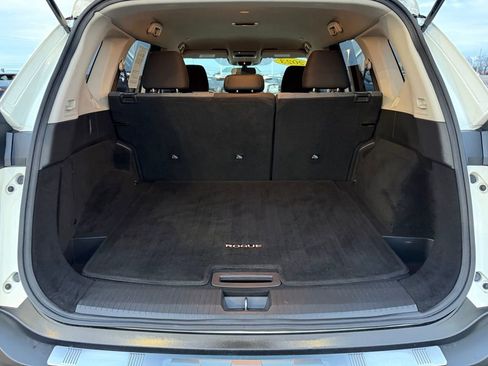 Used 2023 Nissan Rogue SV image 42