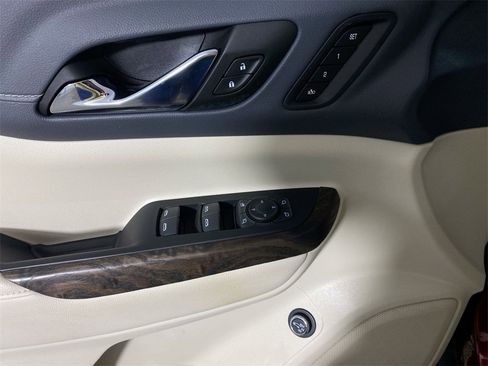 Used 2023 GMC Acadia Denali w/ Denali Technology Package image 13