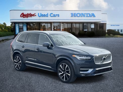 Used 2023 Volvo XC90 B6 Plus w/ Protection Package image 8