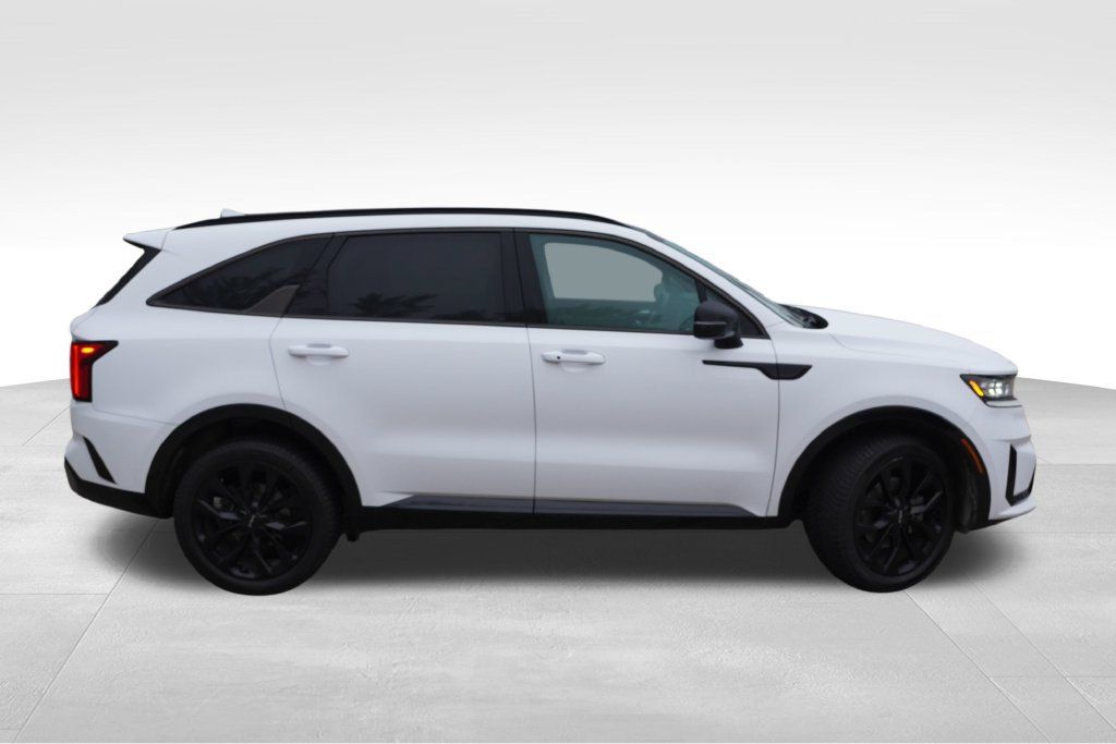 Used 2023 Kia Sorento SX AWD/4WD image 2