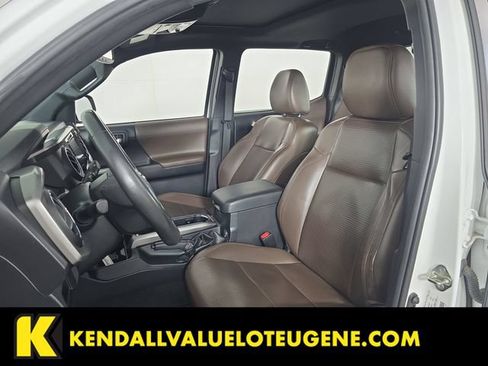 Used 2019 Toyota Tacoma Limited AWD/4WD image 18