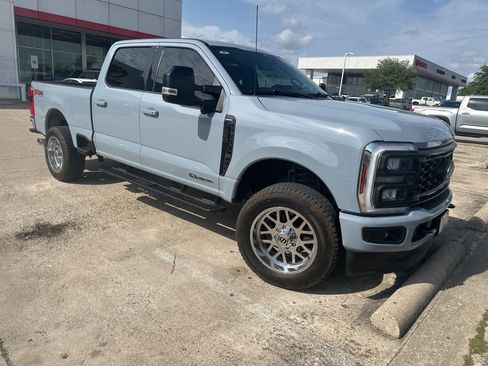 Used 2024 Ford F250 Lariat w/ Sport Appearance Package image 2