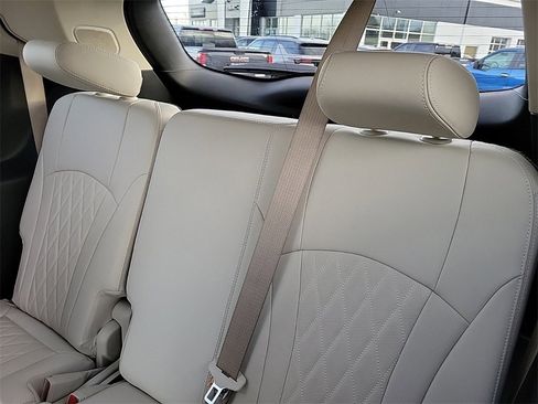 Used 2023 Buick Enclave Avenir w/ Avenir Technology Package image 11