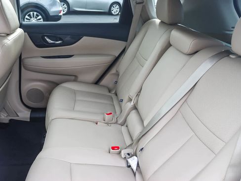 Used 2020 Nissan Rogue SL image 17