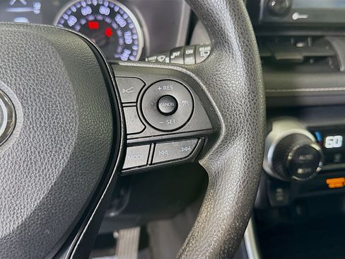 Used 2022 Toyota RAV4 XLE image 15