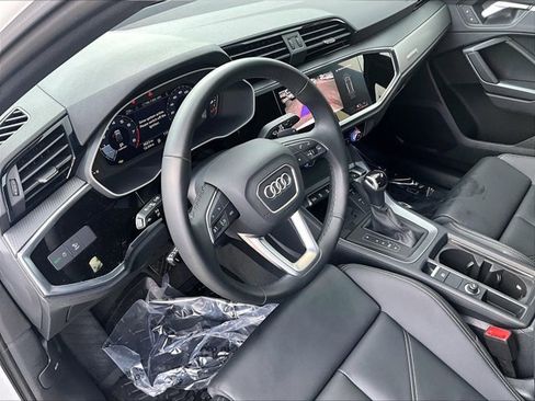 Used 2025 Audi Q3 2.0T Premium w/ Convenience Package image 14