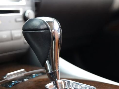 Used 2011 Lexus IS 350C w/ Luxury Pkg RWD image 40