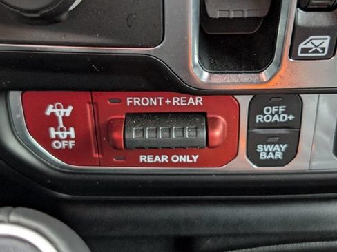 Used 2026 Jeep Wrangler Unlimited Rubicon AWD/4WD image 23