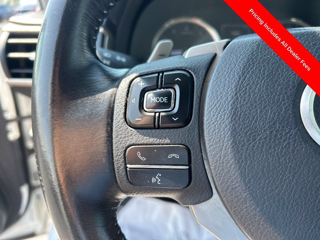 Used 2017 Lexus IS 200t w/ Premium Package RWD image 8